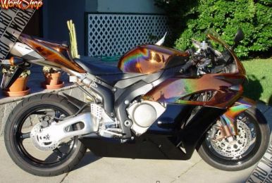 Эксклюзивная окраска мотоцикла голографической базой prizmacoat. Фото 1
