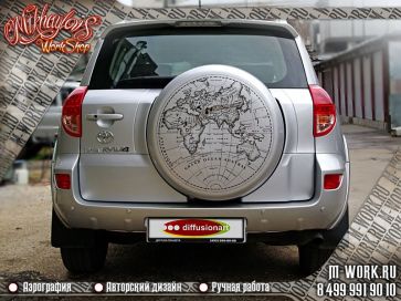 Художественная роспись кофра запасного колеса автомобиля TOYOTA RAV 4. Фото 1